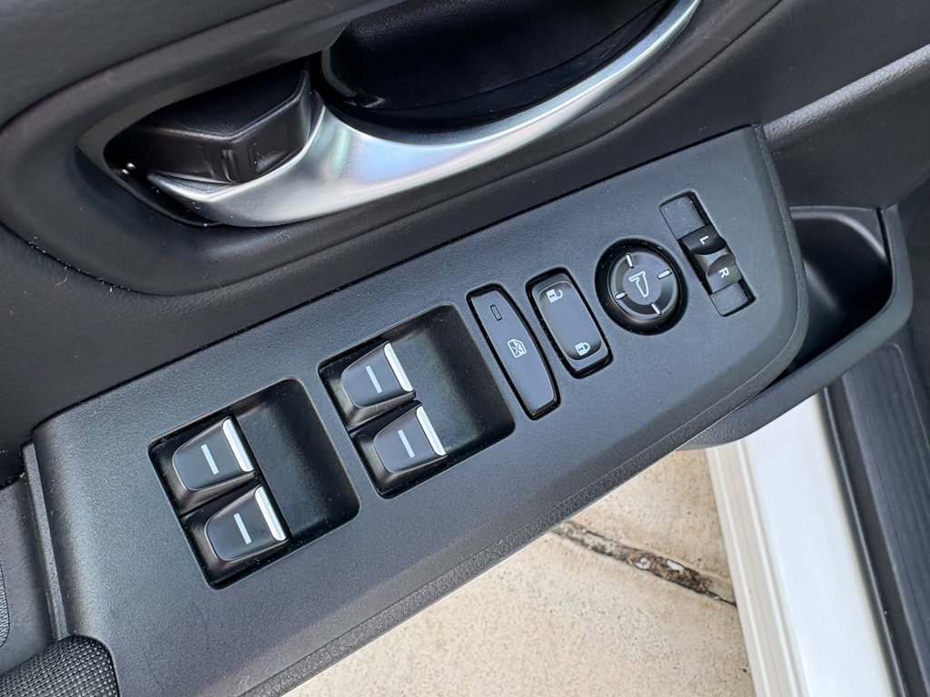Certified 2025 Honda Pilot Sport image 11