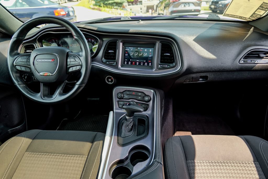 Used 2018 Dodge Challenger SXT w/ Blacktop Package RWD image 31