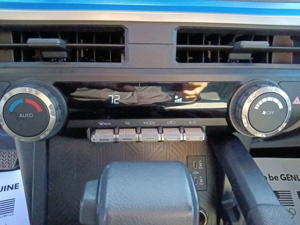 Used 2024 Toyota Tacoma TRD Off-Road image 23