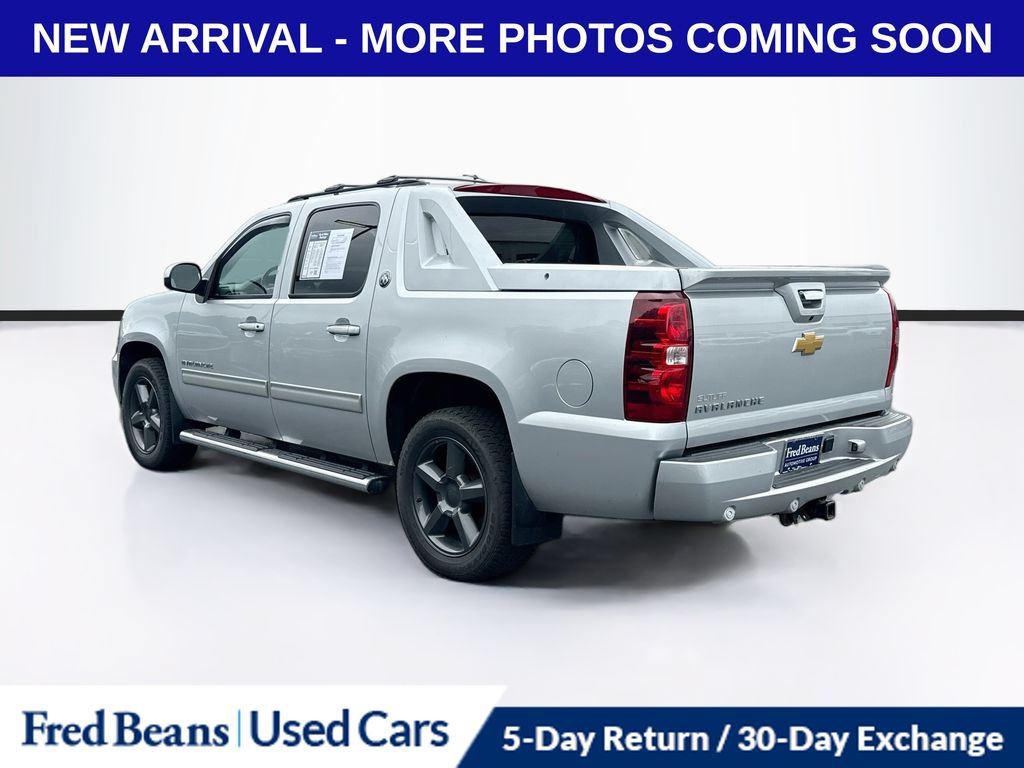 Used 2013 Chevrolet Avalanche LT AWD/4WD image 6