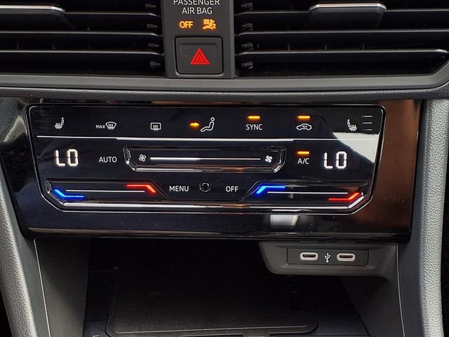 Used 2026 Volkswagen Jetta SE FWD image 16