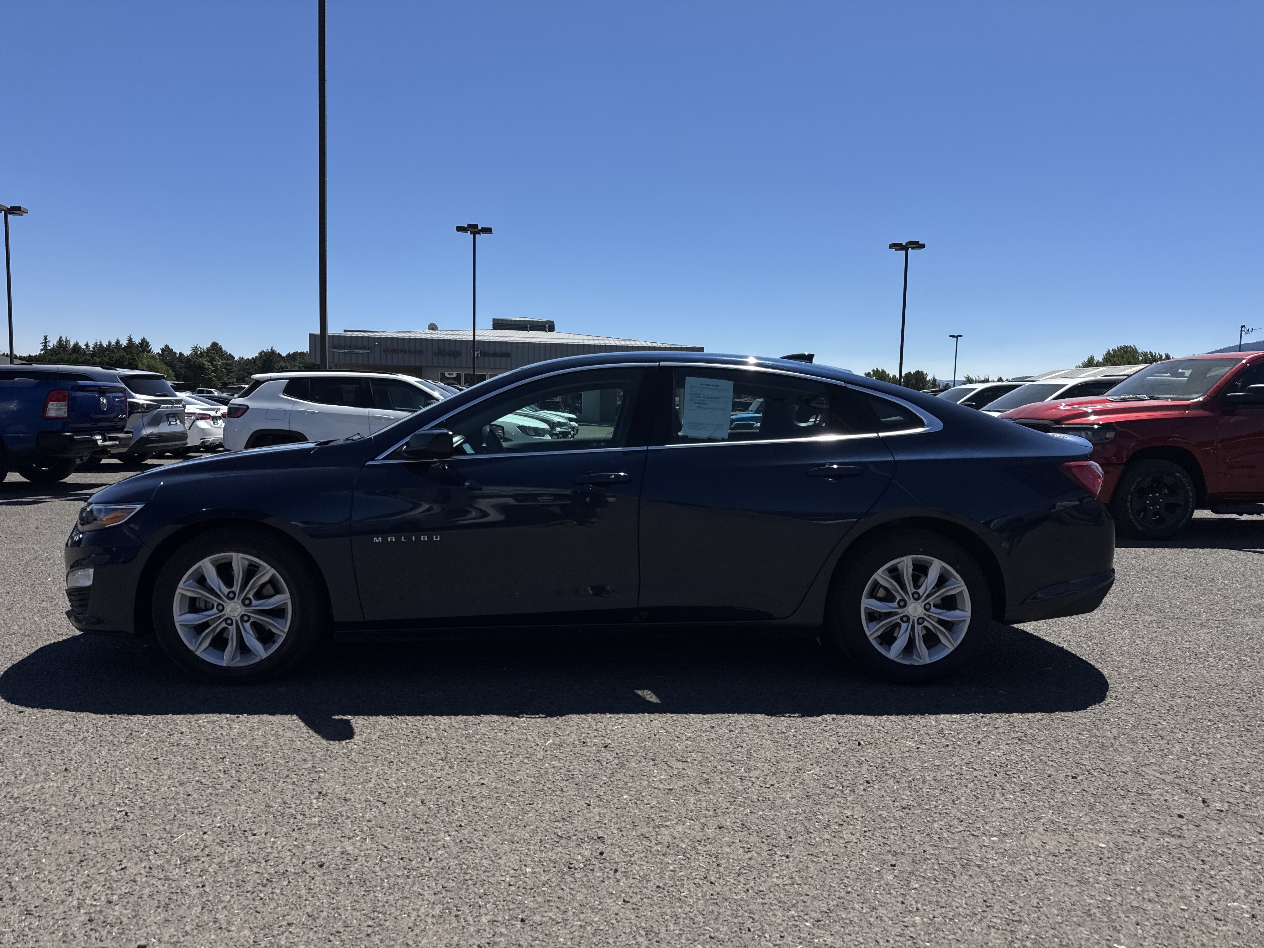 Used 2022 Chevrolet Malibu LT FWD image 6