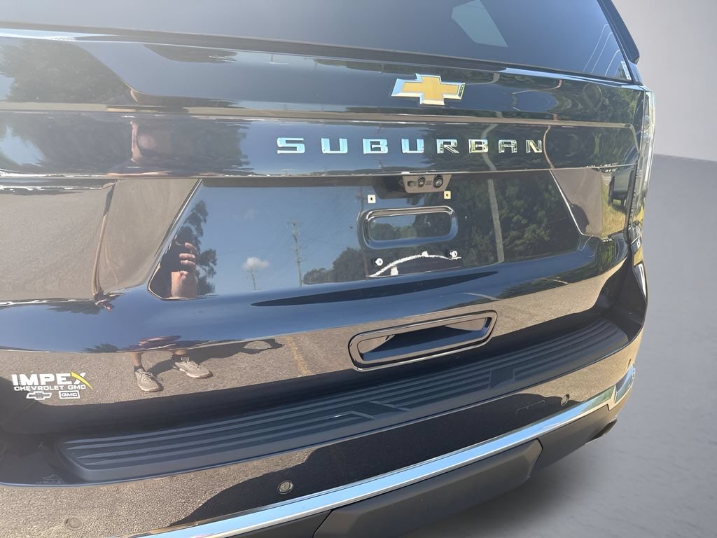 Used 2026 Chevrolet Suburban High Country RWD image 39