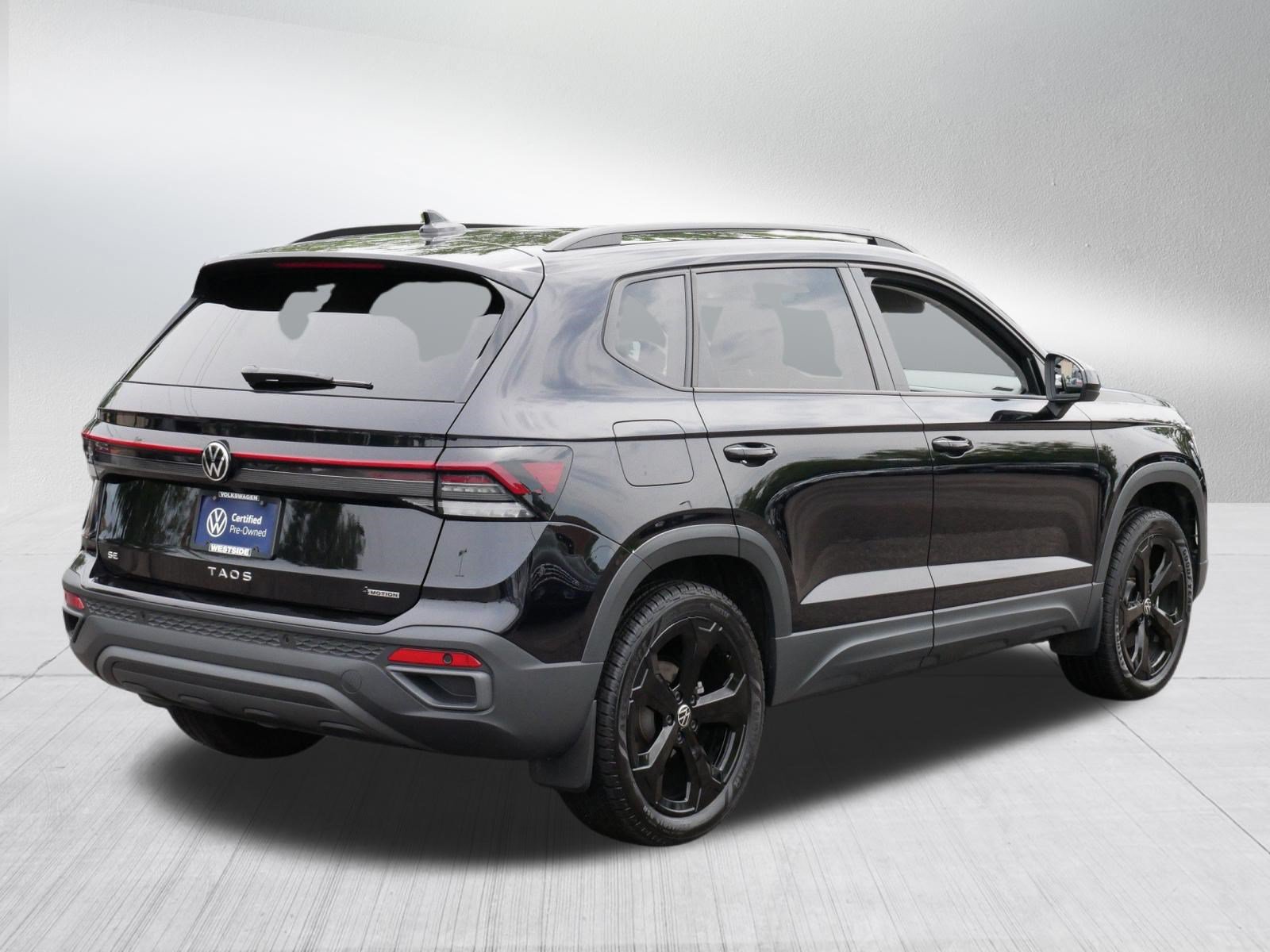 Certified 2025 Volkswagen Taos SE AWD/4WD image 7