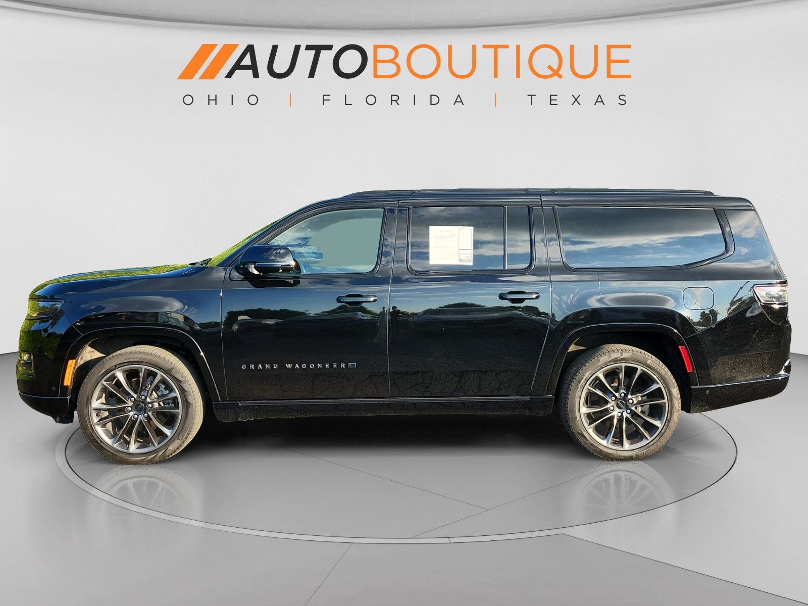 Used 2025 Jeep Grand Wagoneer L Series II Obsidian w/ Quick Order Packagew 28T AWD/4WD image 2