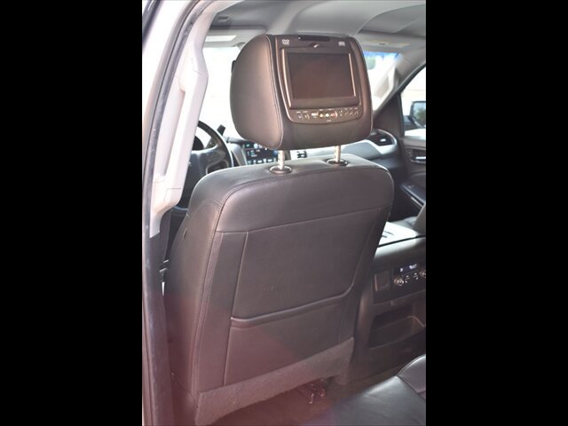Used 2016 Chevrolet Suburban LT w/ Luxury Package RWD image 15