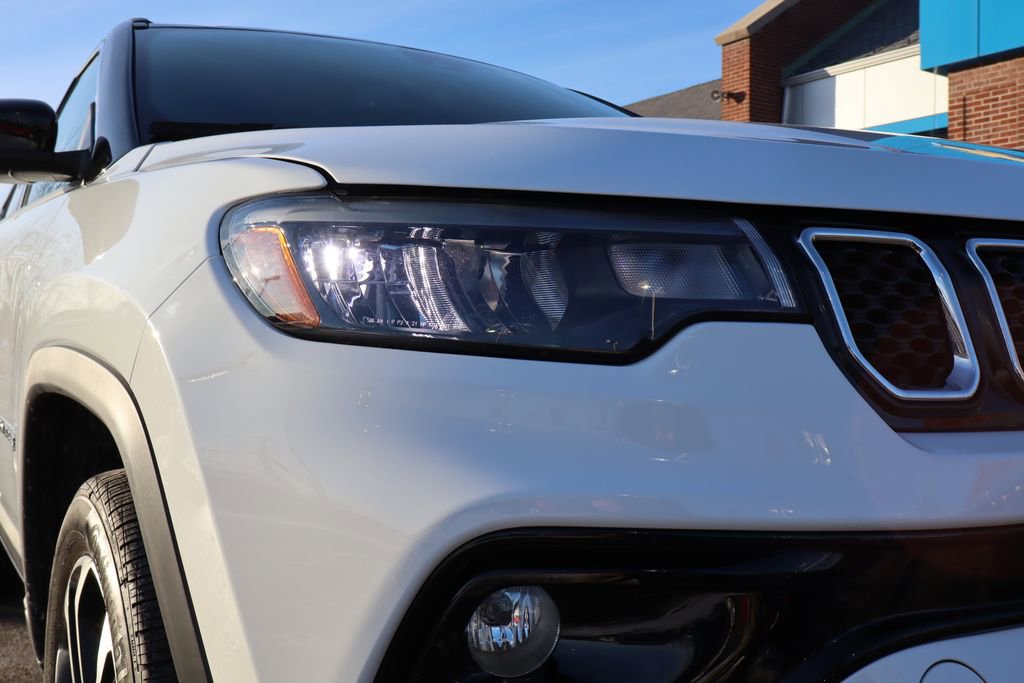 Used 2024 Jeep Compass Limited image 5