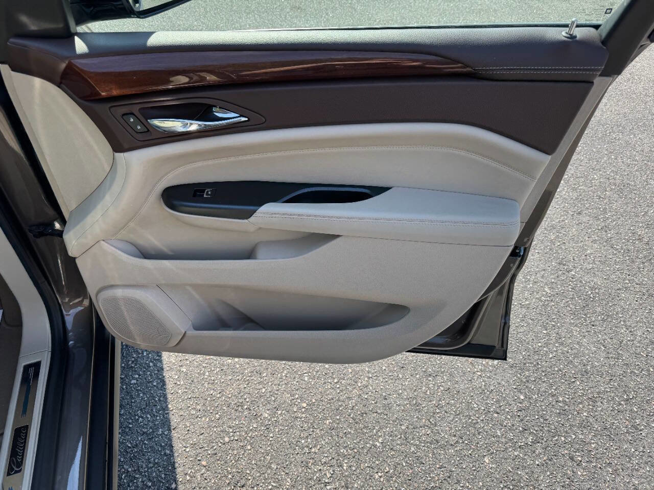 Used 2014 Cadillac SRX Luxury image 41