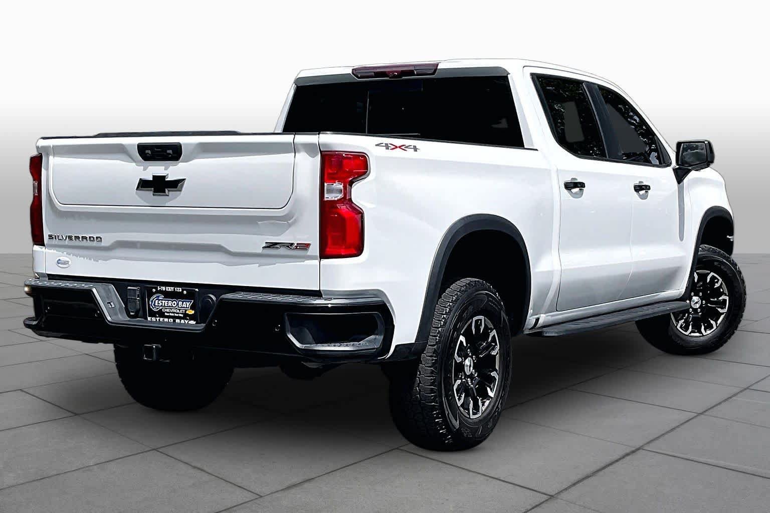 Used 2022 Chevrolet Silverado 1500 ZR2 w/ Technology Package AWD/4WD image 13