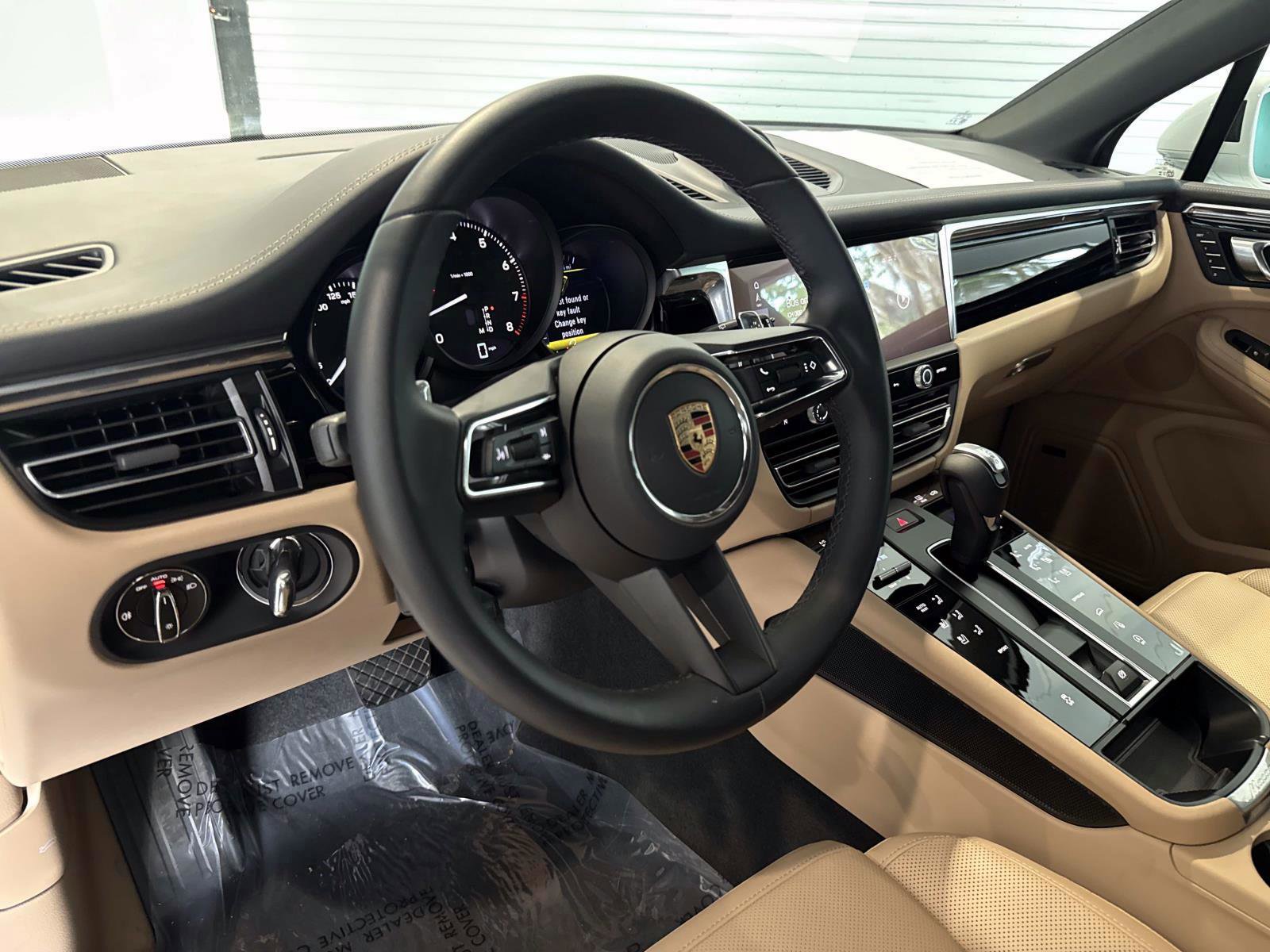 Certified 2026 Porsche Macan image 4