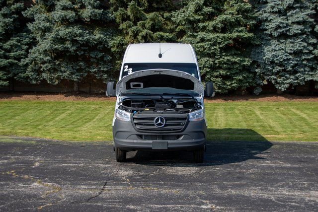 Used 2023 Mercedes-Benz Sprinter 4500 image 4