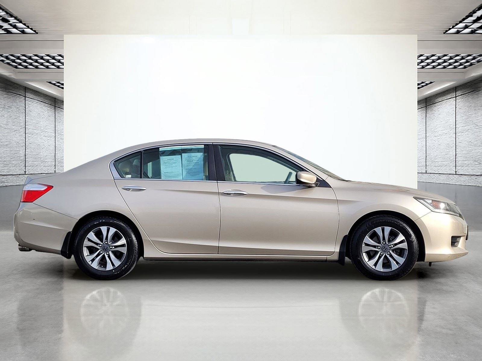 Used 2013 Honda Accord LX image 4