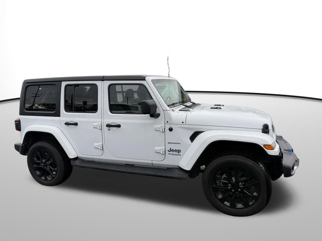 Used 2022 Jeep Wrangler Unlimited Sahara w/ Cold Weather Group image 5