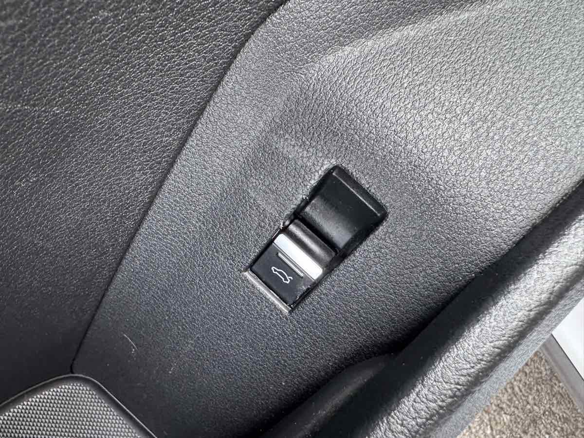 Used 2019 Audi e-tron Prestige w/ Prestige Package image 26