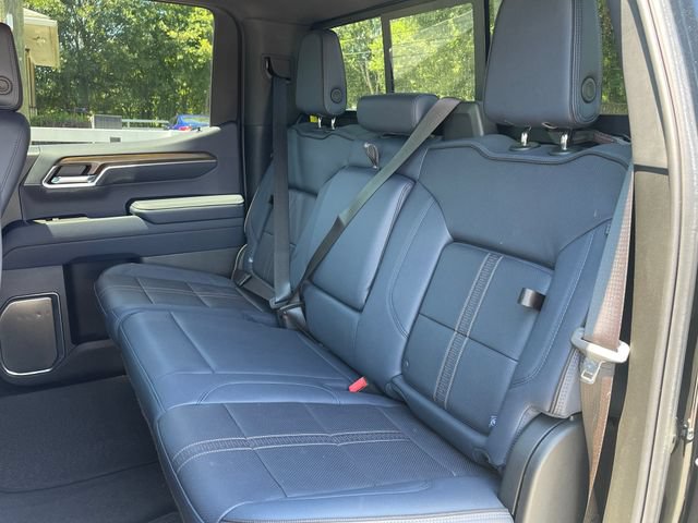 Used 2024 Chevrolet Silverado 1500 High Country w/ Technology Package AWD/4WD image 14