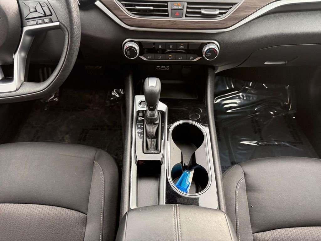 Used 2024 Nissan Altima 2.5 SV image 15