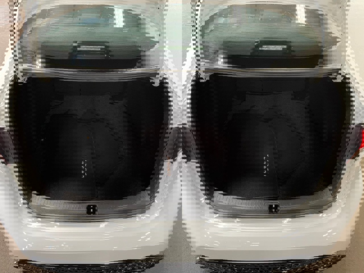 Used 2021 Toyota Corolla SE w/ Carpet Mat Package (TMS) image 9