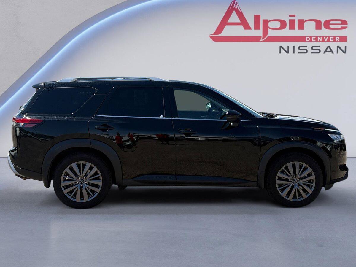 Used 2024 Nissan Pathfinder SL w/ SL Premium Package AWD/4WD image 6