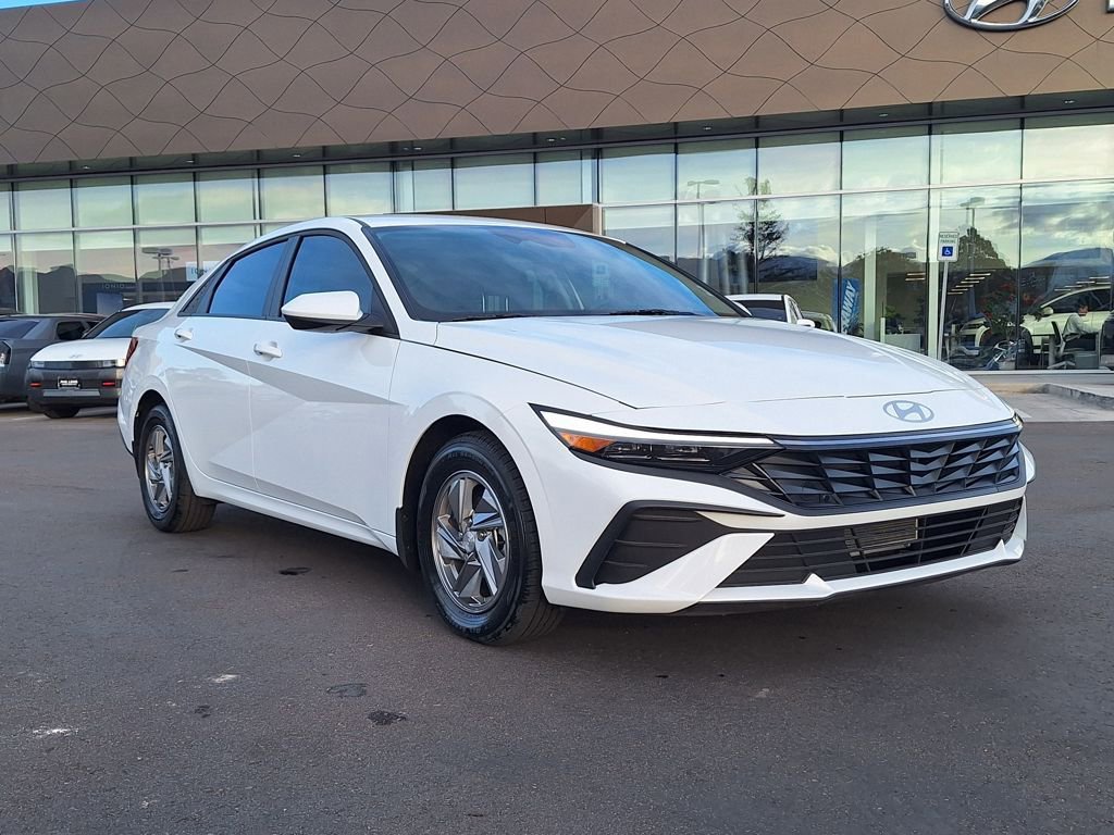 Certified 2025 Hyundai Elantra SE