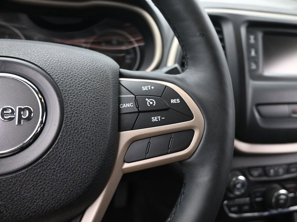 Used 2017 Jeep Cherokee Altitude image 31