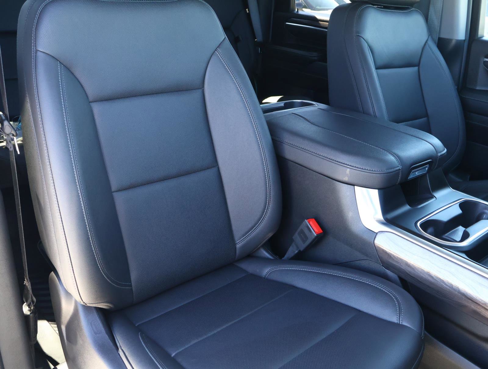 Used 2025 Chevrolet Silverado 3500 LTZ w/ LTZ Texas Edition image 19