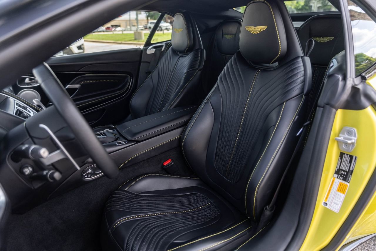Used 2022 Aston Martin DB11 Volante RWD image 27