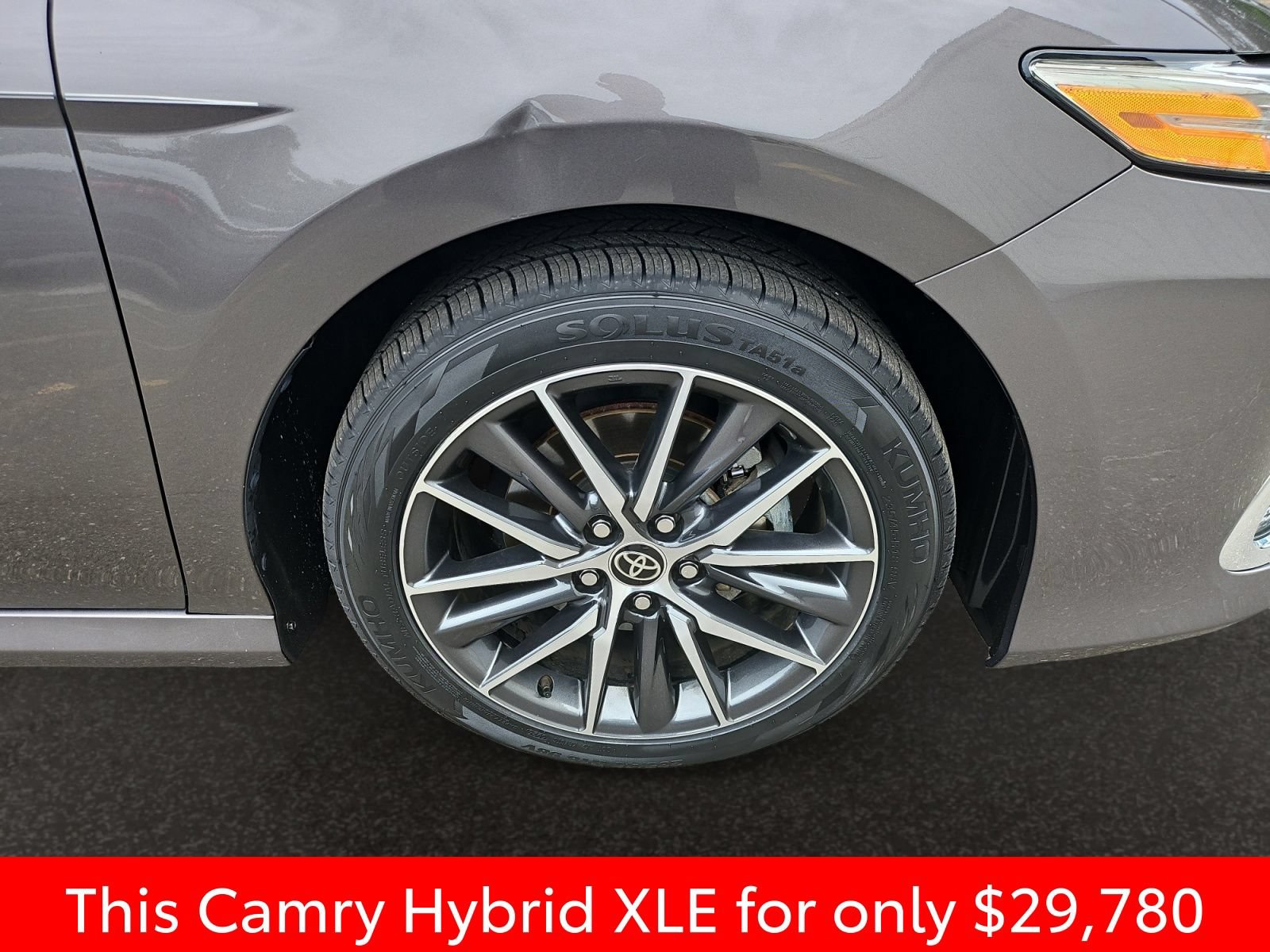 Used 2023 Toyota Camry XLE FWD image 41