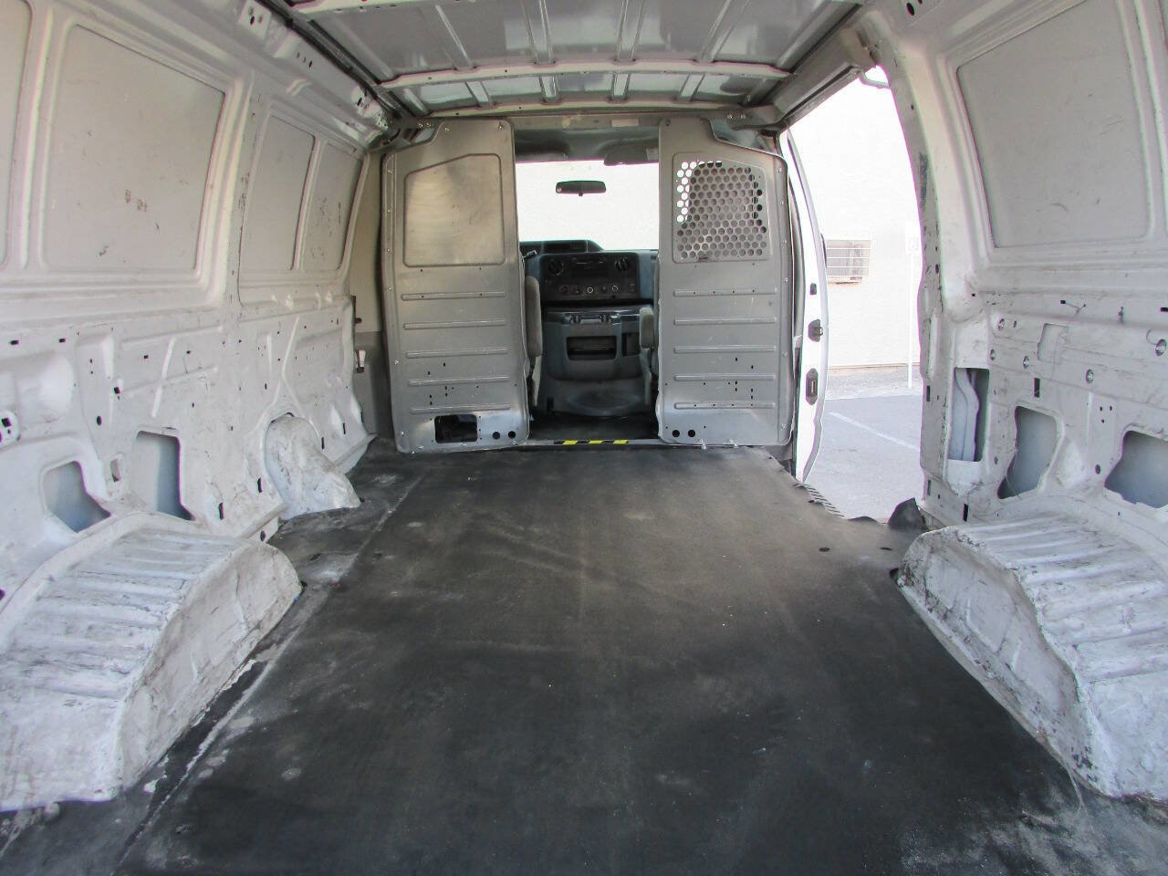 Used 2011 Ford E-150 and Econoline 150 w/ Commercial Cargo Van Pkg image 21