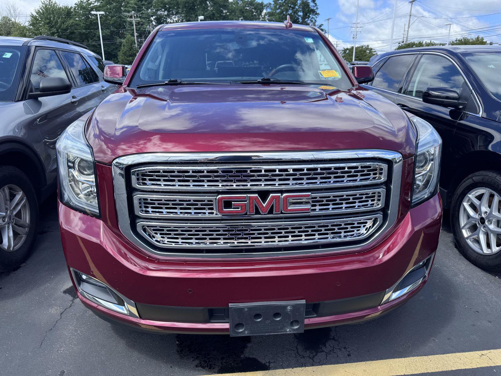 Used 2020 GMC Yukon SLE AWD/4WD image 2