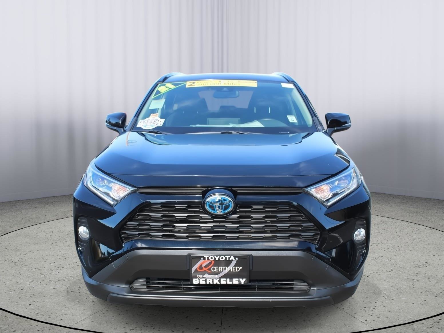 Used 2021 Toyota RAV4 AWD Hybrid image 2