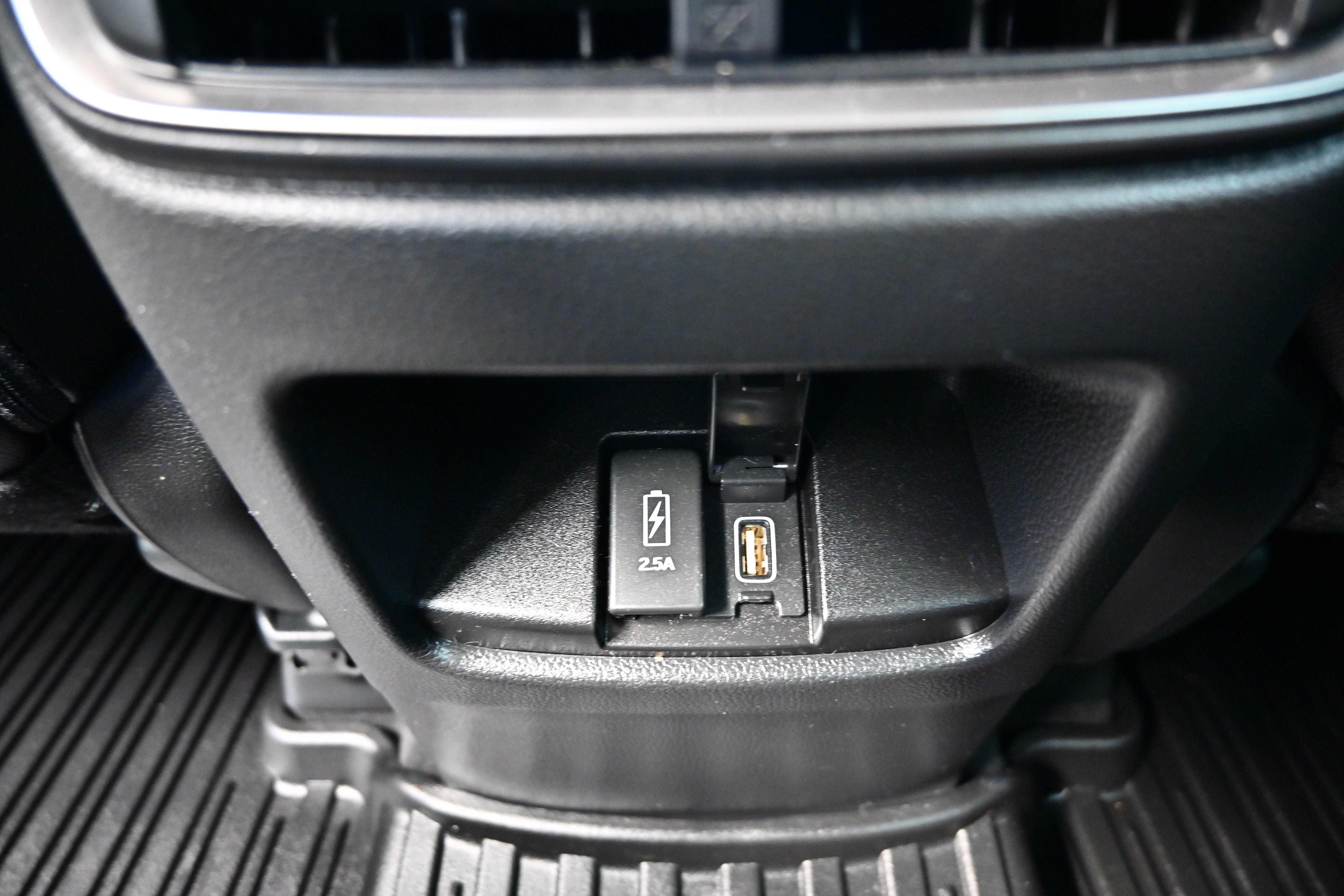 Used 2018 Honda CR-V Touring image 17