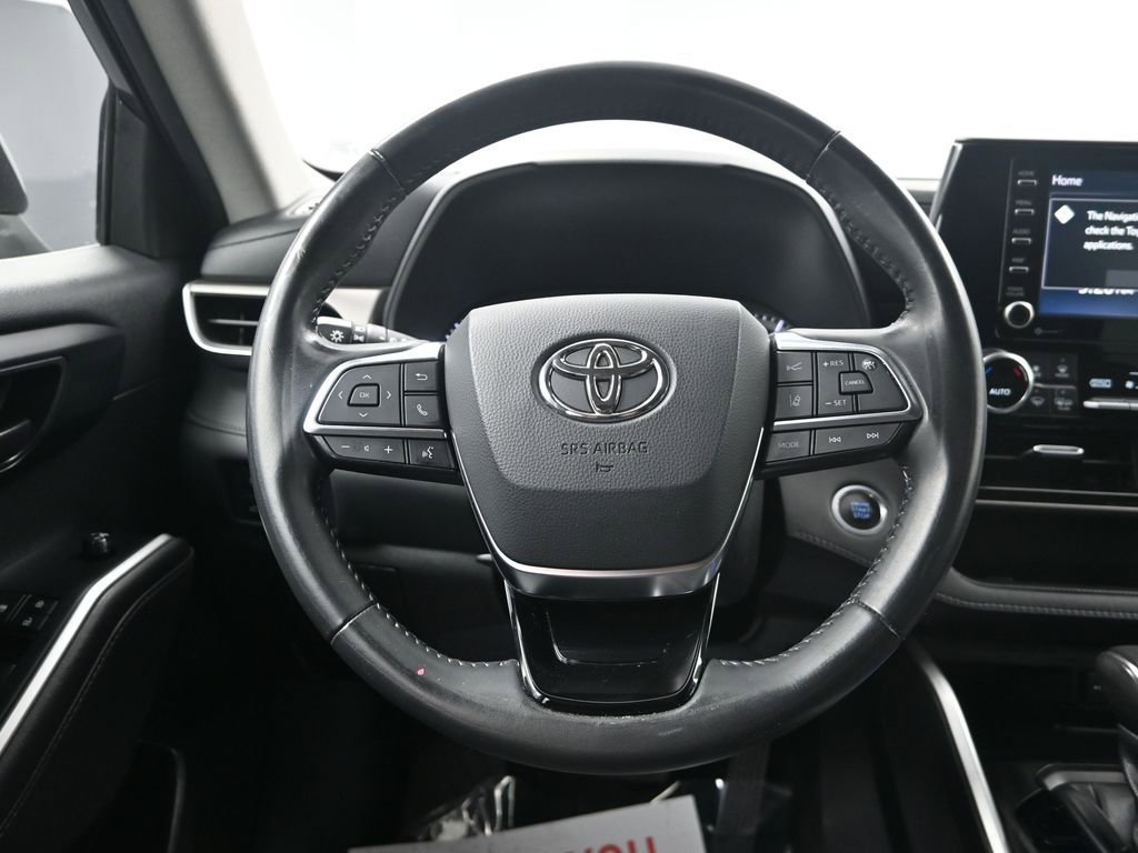 Used 2020 Toyota Highlander LE image 31