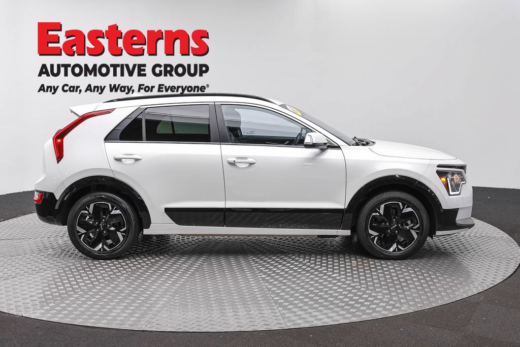 Used 2023 Kia Niro Wind w/ Wind Preserve Package FWD image 4
