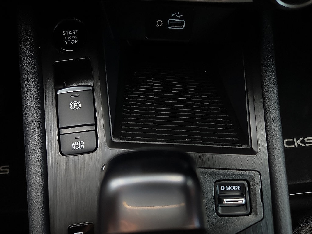 Used 2025 Nissan Kicks S FWD image 18