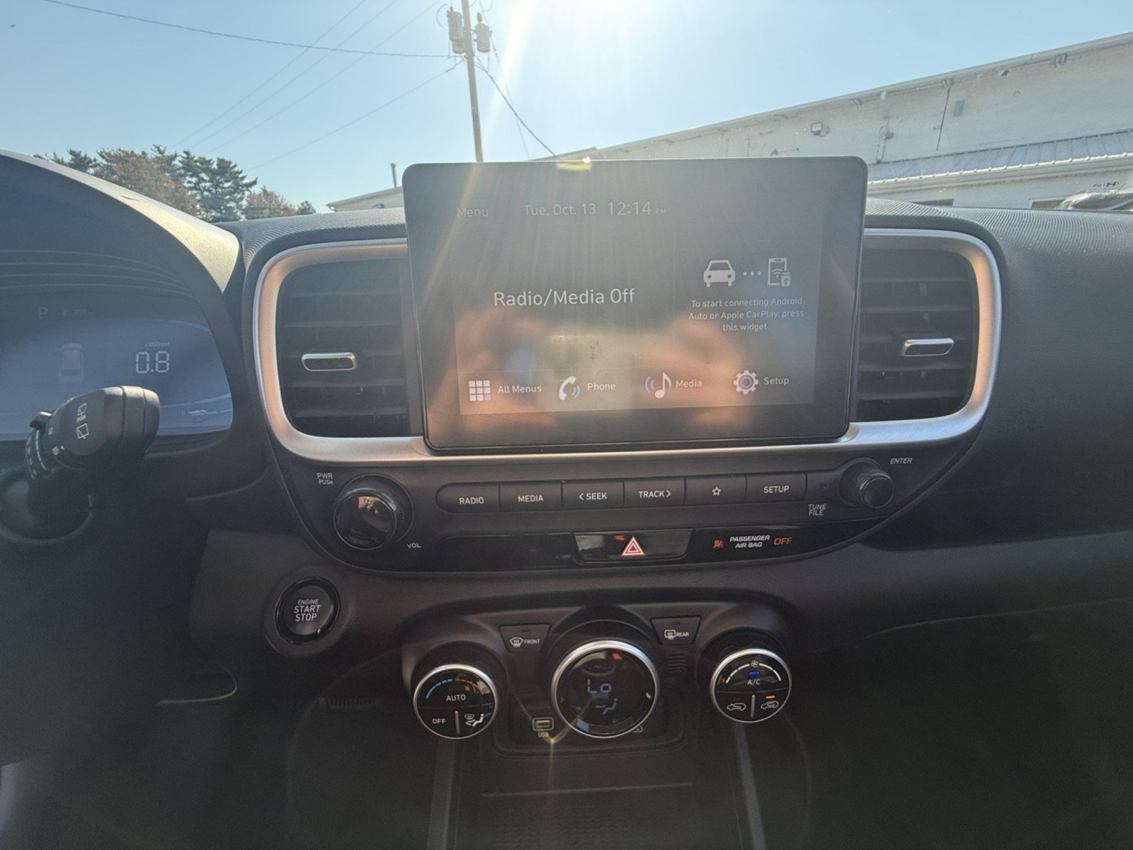 Used 2025 Hyundai Venue SEL FWD image 11