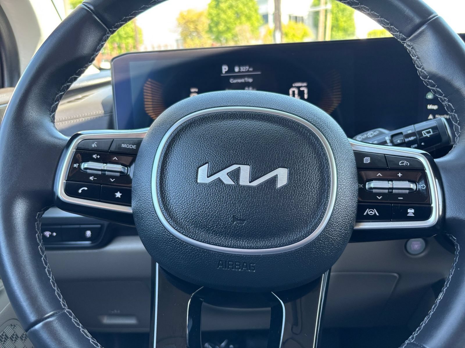 Used 2026 Kia Carnival FWD image 28
