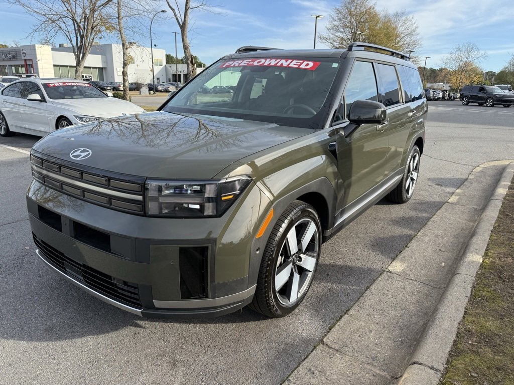 Used 2025 Hyundai Santa Fe Limited image 3