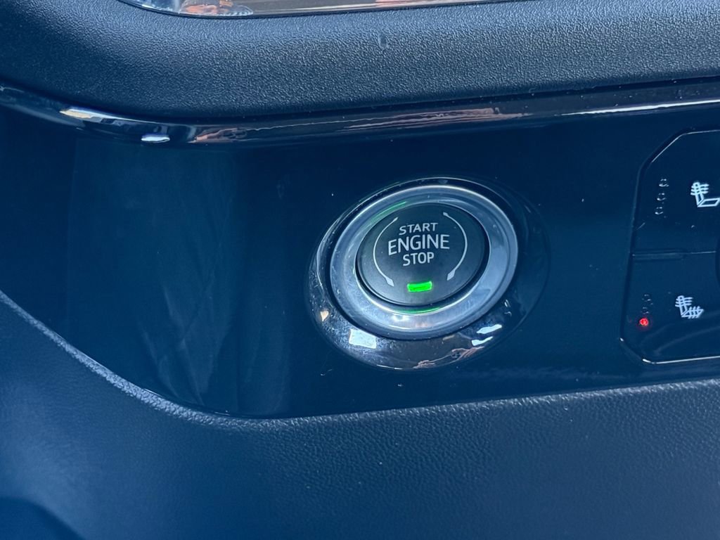 Used 2023 Chevrolet Silverado 1500 LT image 18