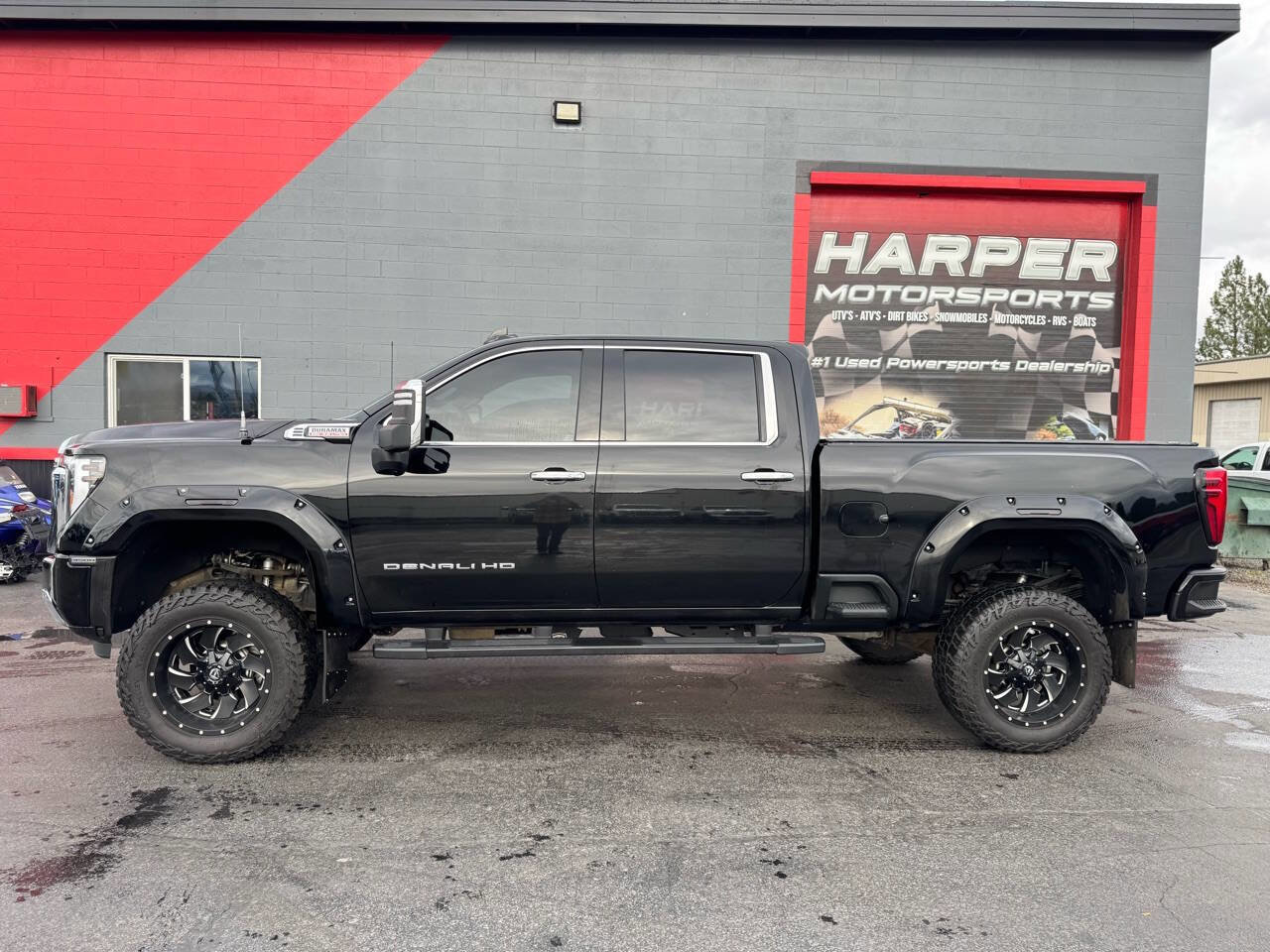 Used 2024 GMC Sierra 3500 Denali w/ Technology Package image 15