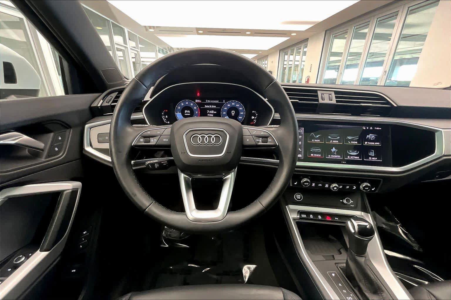 Used 2024 Audi Q3 2.0T Premium w/ Convenience Package AWD/4WD image 6