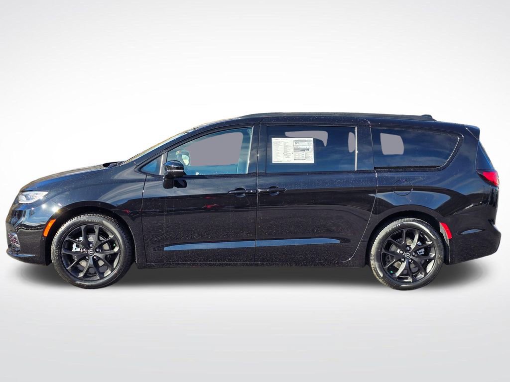 New 2026 Chrysler Pacifica Select image 16