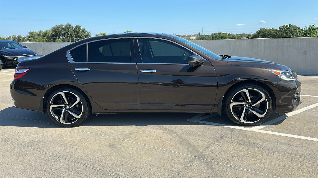 Used 2022 Honda Accord Sport image 14