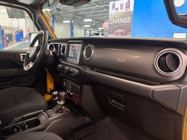 Used 2019 Jeep Wrangler Unlimited Sahara AWD/4WD image 26