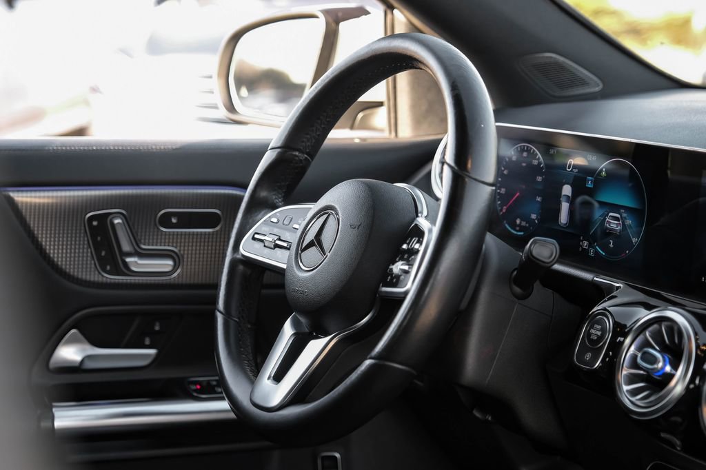 Used 2021 Mercedes-Benz GLA 250 image 13