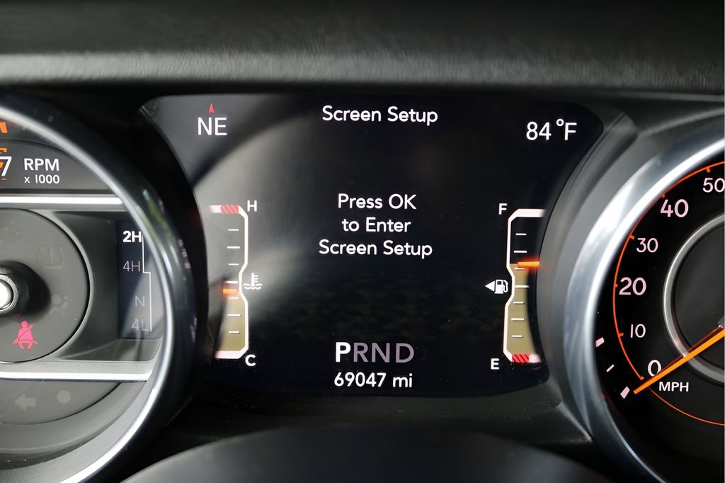 Used 2018 Jeep Wrangler Unlimited Sahara AWD/4WD image 28