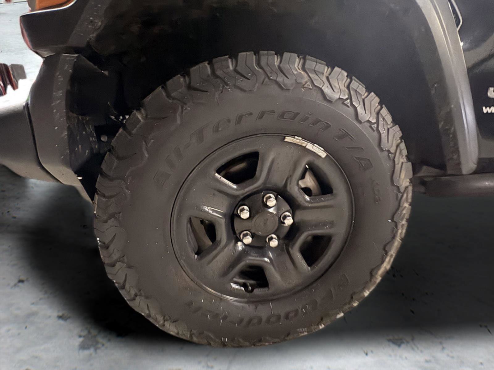 Used 2018 Jeep Wrangler Unlimited Sport image 15