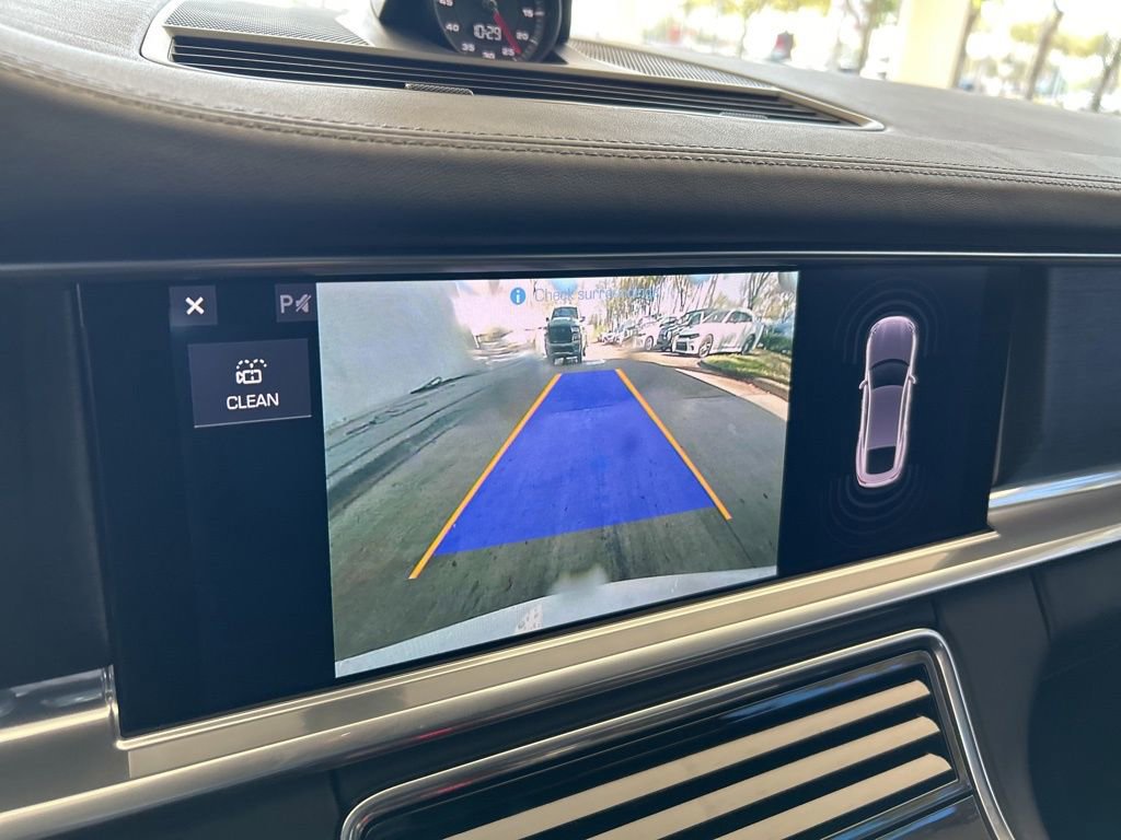 Used 2020 Porsche Panamera GTS image 9