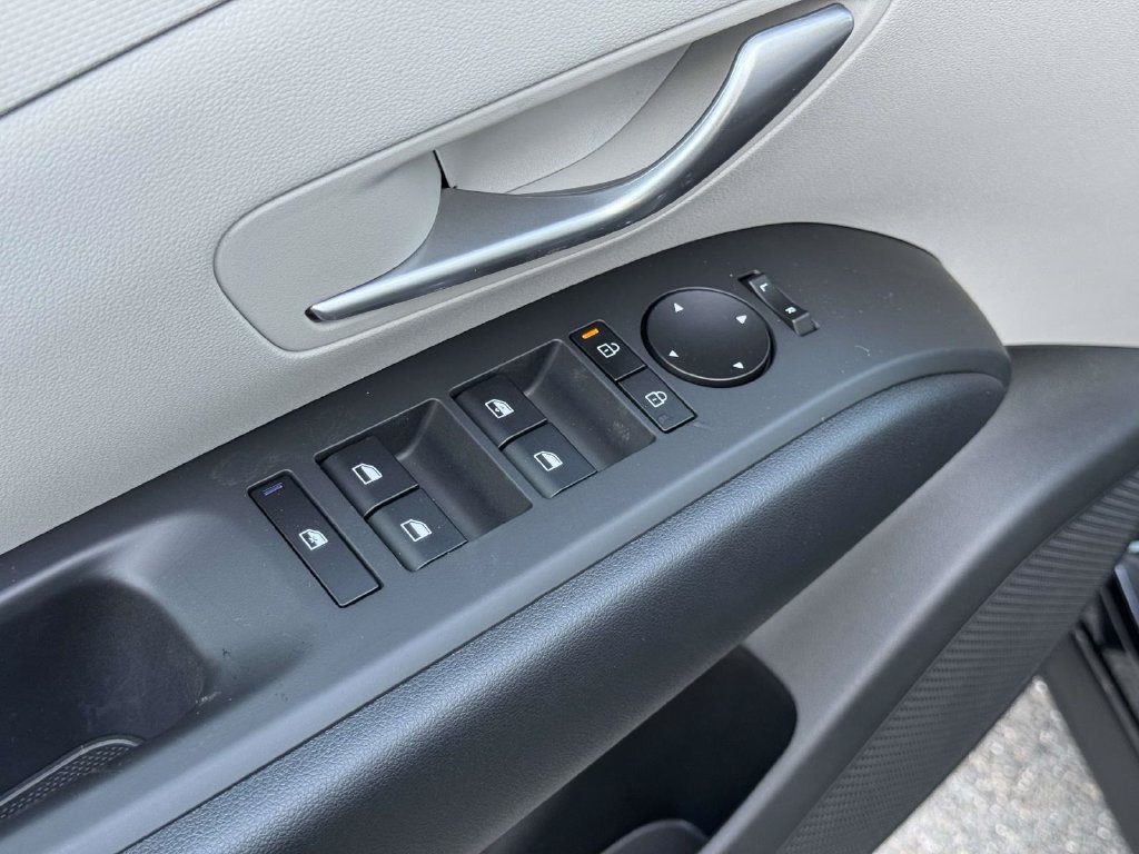 New 2026 Hyundai Tucson Blue SE FWD image 13