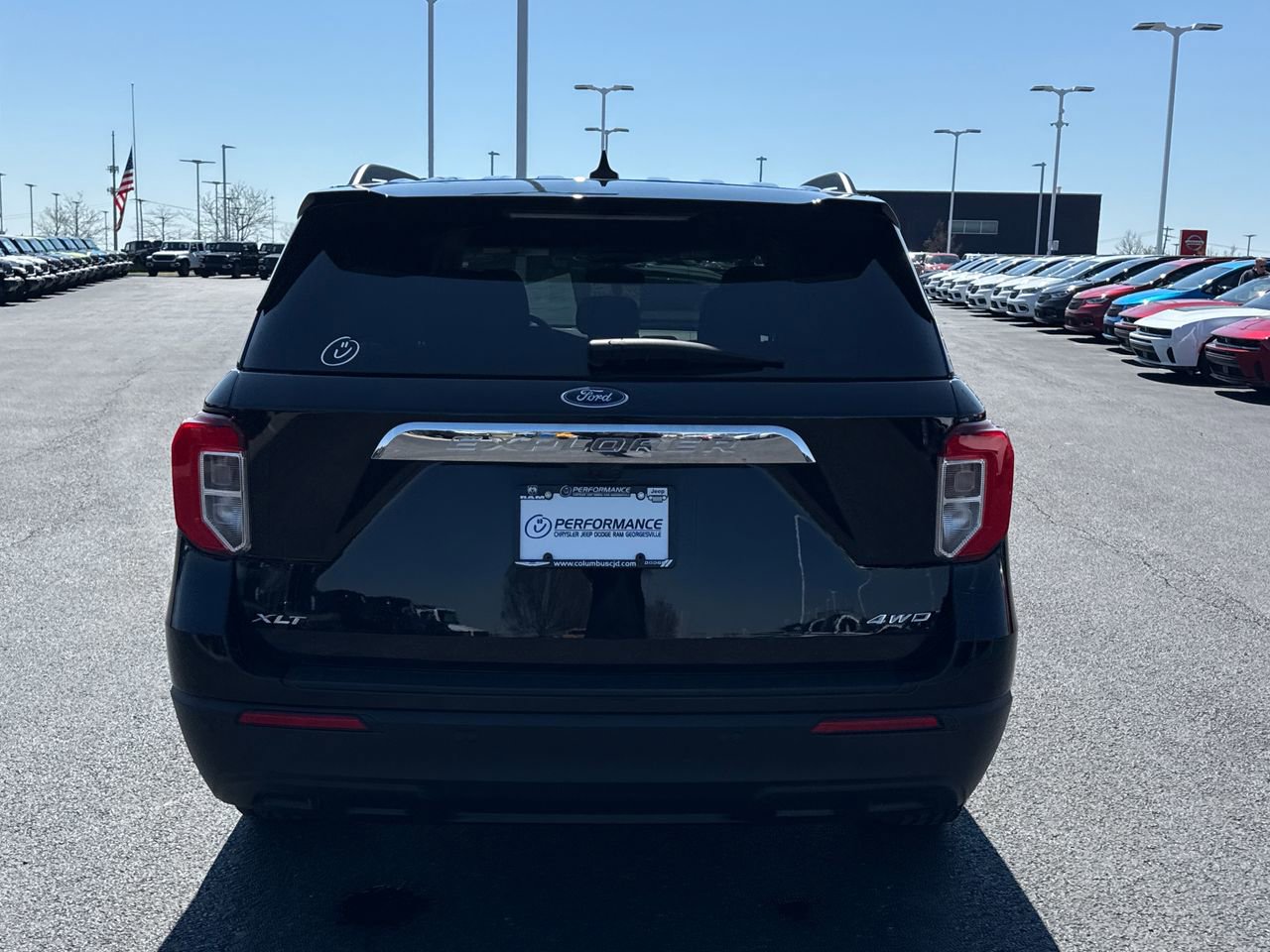 Used 2023 Ford Explorer XLT AWD/4WD image 4