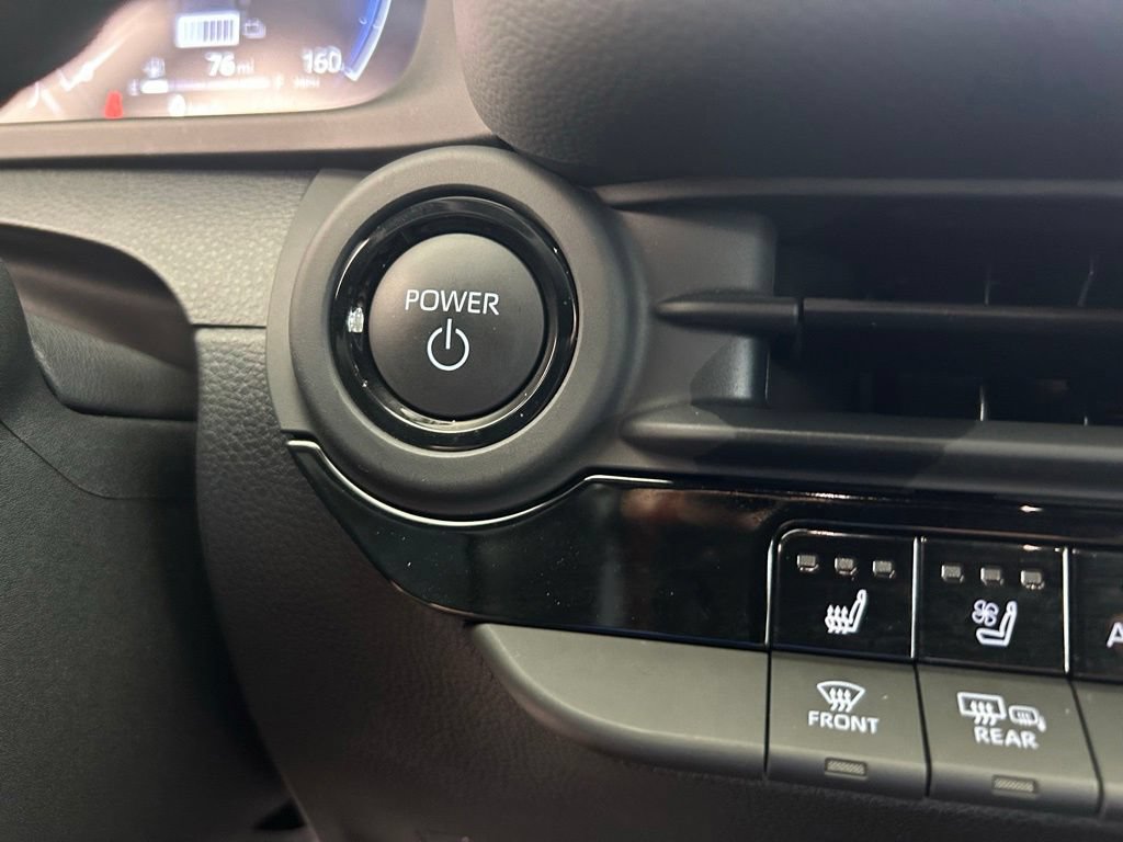 Used 2024 Toyota Crown AWD/4WD image 43